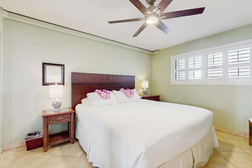 Second floor condo with amazing oceanfront view - close to beaches