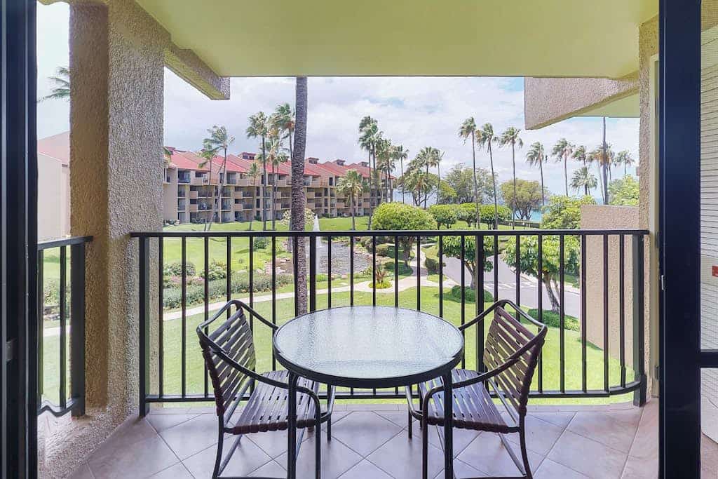 Well-Equipped Condo with Free WiFi, Shared Pool and Hot Tub - Walk to the Beach