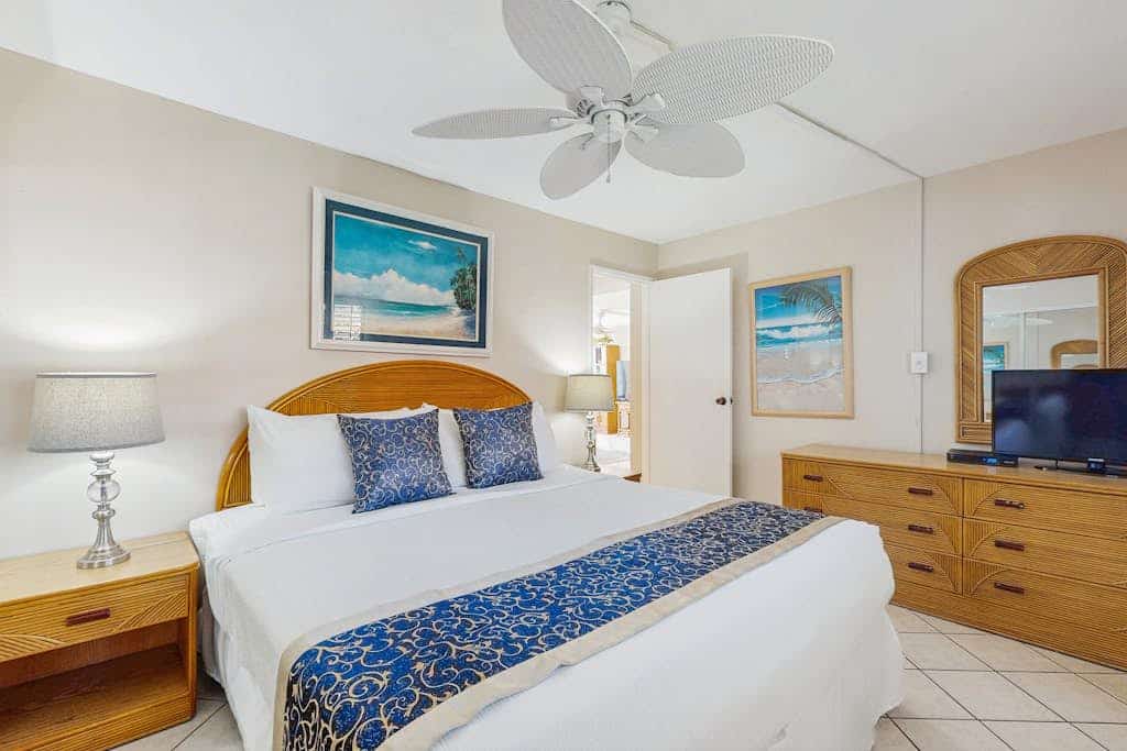 August Sale!
Oceanfront Third Floor Condo w/ Sunset & Ocean Views, & Shared Heated Pool