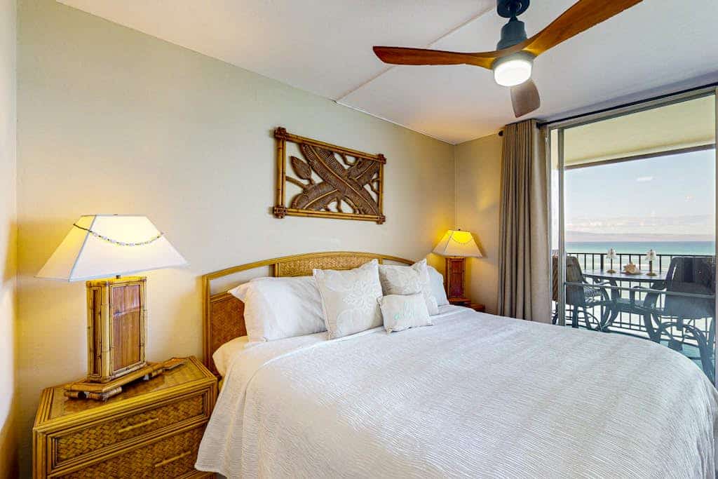 Sixth floor, oceanfront condo w/assigned parking & incredible beach views