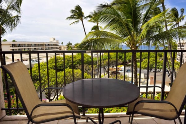 Condo w/ Sunset Ocean Views & Shared Pool/Tennis - Beach Across the Street