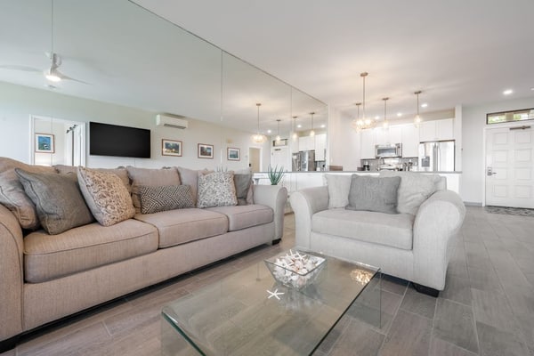 Golf course-front condo with outdoor pool, hot tub, central AC, & free WiFi