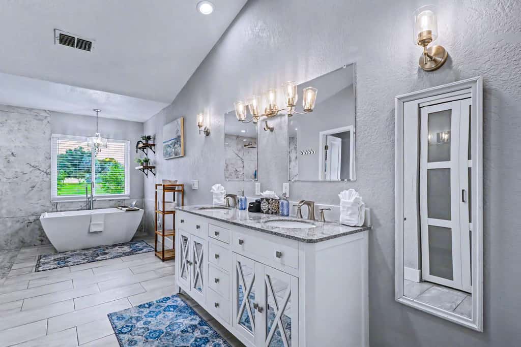 Resort-Style Estate w/ Heated Pool, Theater & Pickleball
