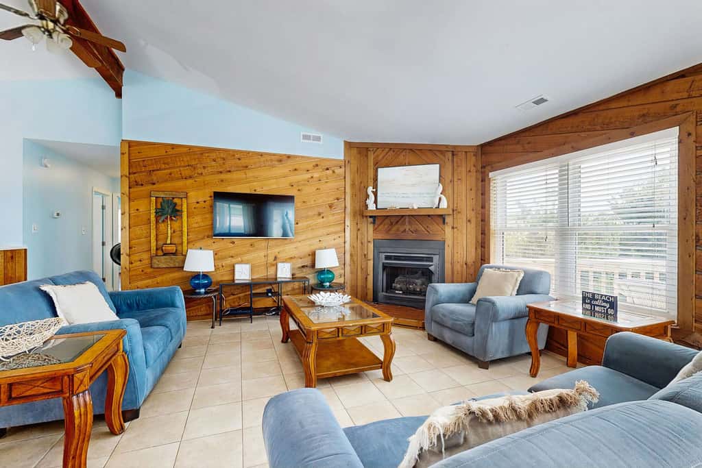Sandbridge Gem with Sunroom, Private Pool & Yard