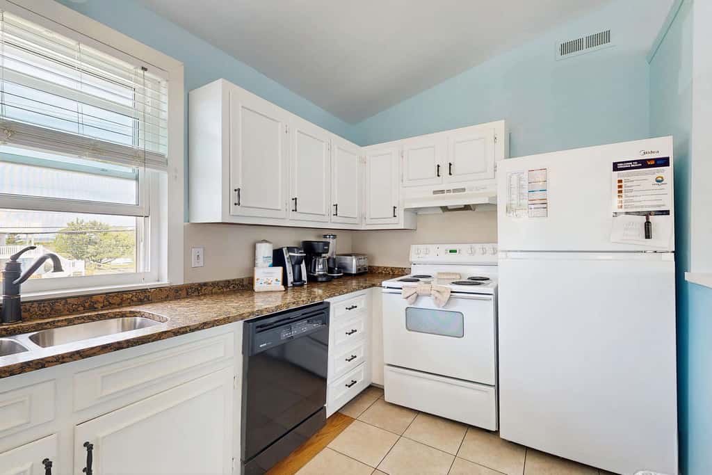 Sandbridge Gem with Sunroom, Private Pool & Yard