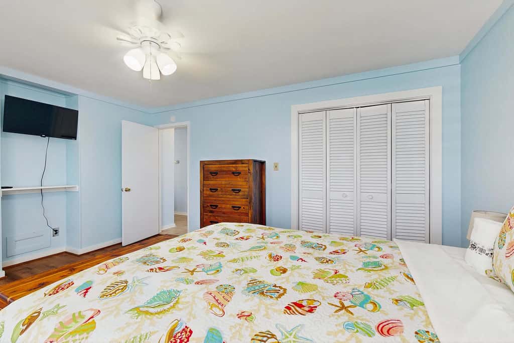 Sandbridge Gem with Sunroom, Private Pool & Yard