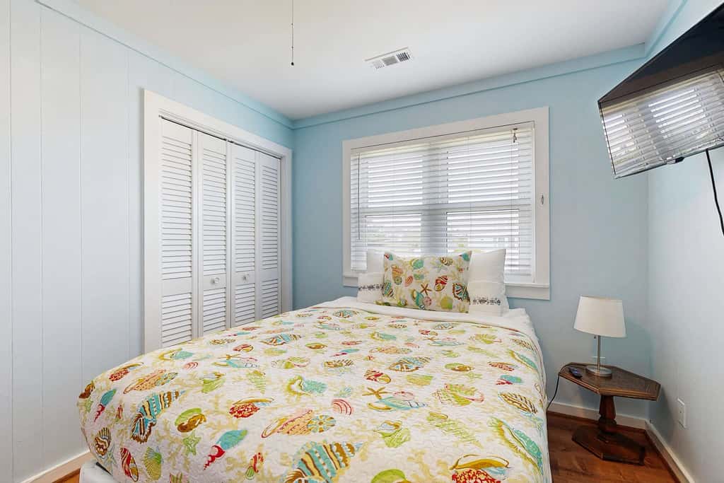 Sandbridge Gem with Sunroom, Private Pool & Yard