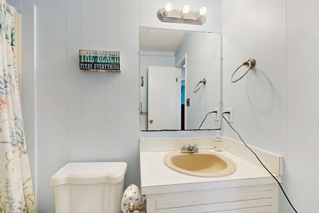 Sandbridge Gem with Sunroom, Private Pool & Yard