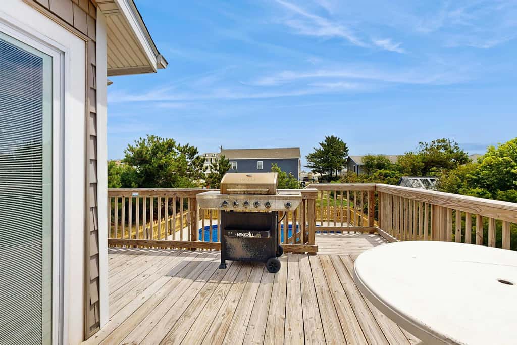 Sandbridge Gem with Sunroom, Private Pool & Yard