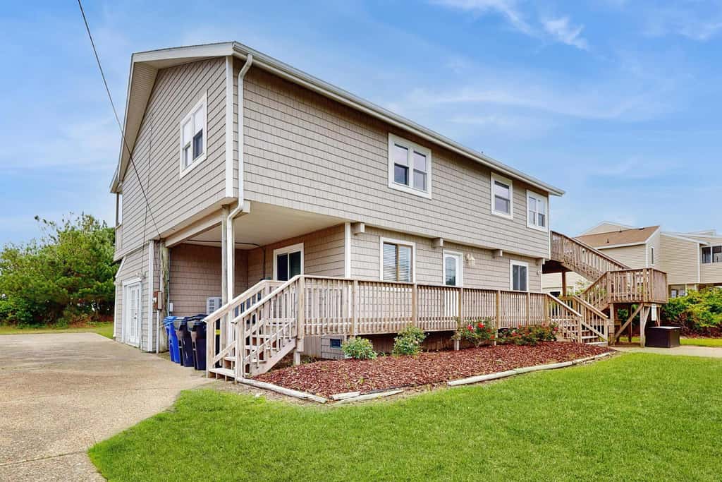 Sandbridge Gem with Sunroom, Private Pool & Yard