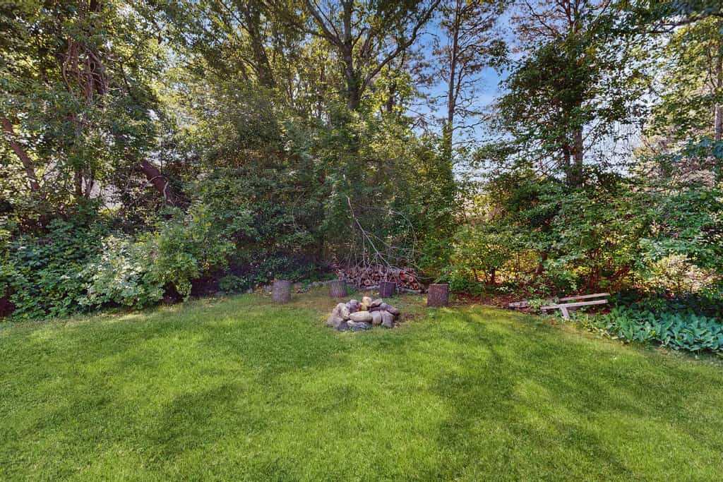 Charming Centerville Escape Near Craigville Beach