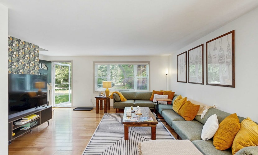 Charming Centerville Escape Near Craigville Beach
