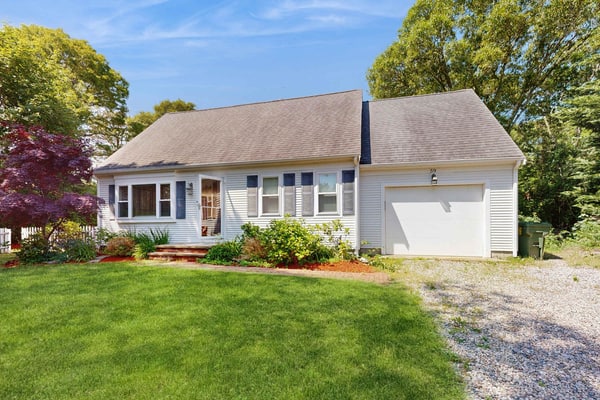 Charming Centerville Escape Near Craigville Beach