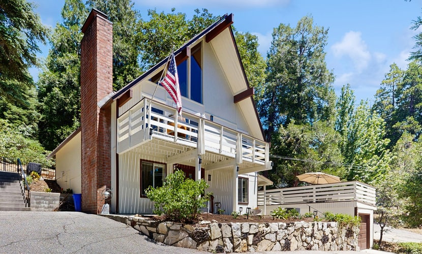 The Fairway Chalet | 3BR Mountain Retreat | Forest Views | Lake Arrowhead | Sleeps 6