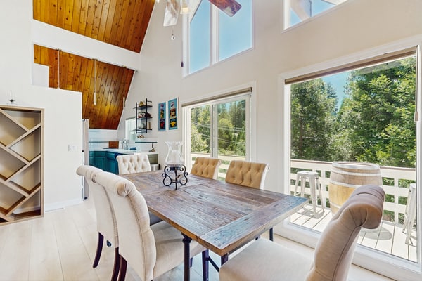 The Fairway Chalet | 3BR Mountain Retreat | Forest Views | Lake Arrowhead | Sleeps 6