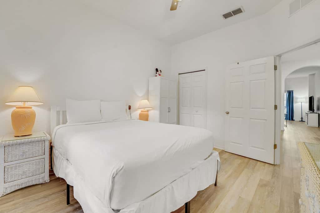 Resort Condo with Balcony Near Disney