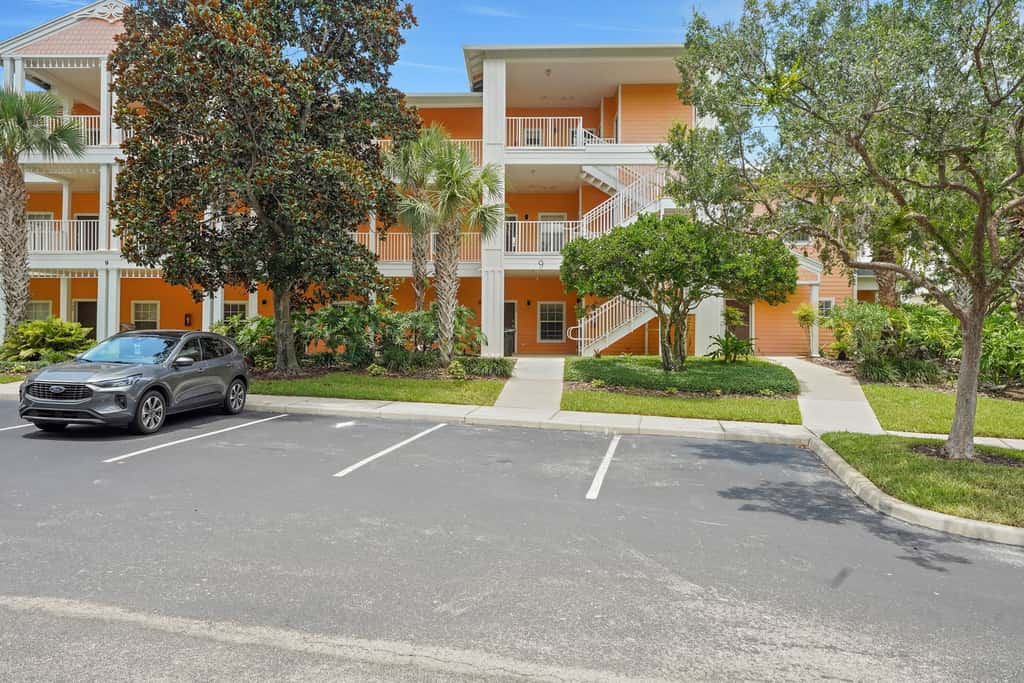 Resort Condo with Balcony Near Disney