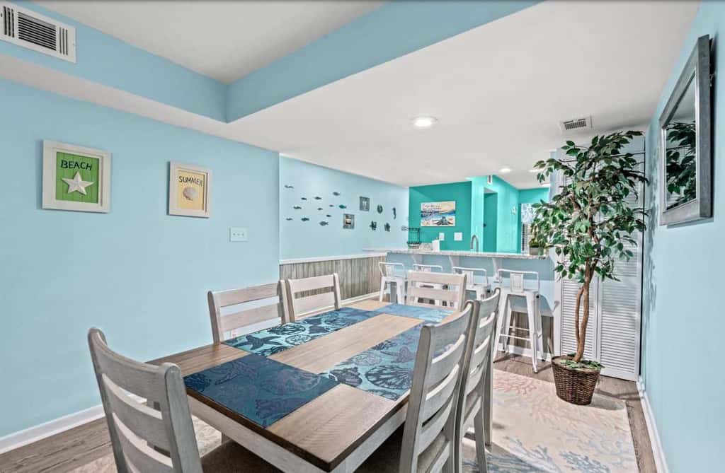 Spacious 2BR Condo!  Walk To The Pier & Beach!
