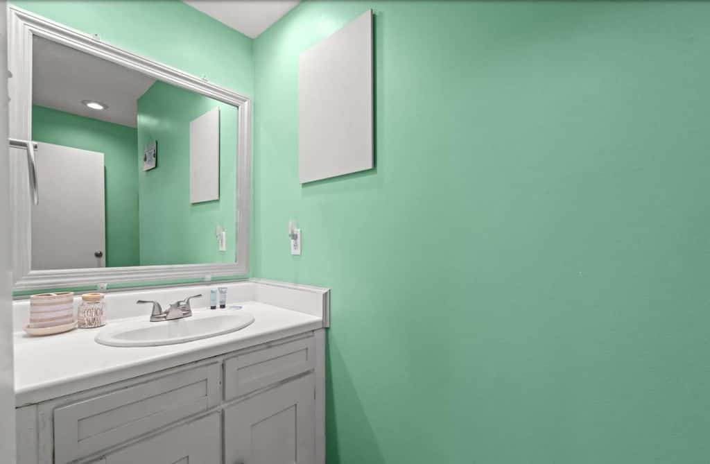 Spacious 2BR Condo!  Walk To The Pier & Beach!