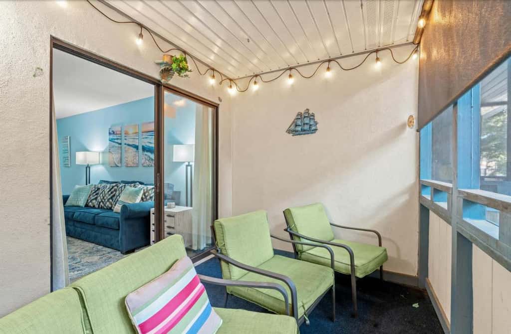Spacious 2BR Condo!  Walk To The Pier & Beach!