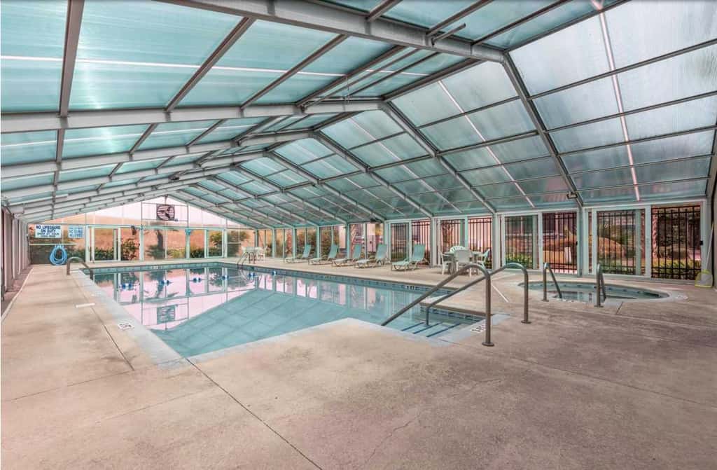 Spacious 2BR Condo!  Walk To The Pier & Beach!
