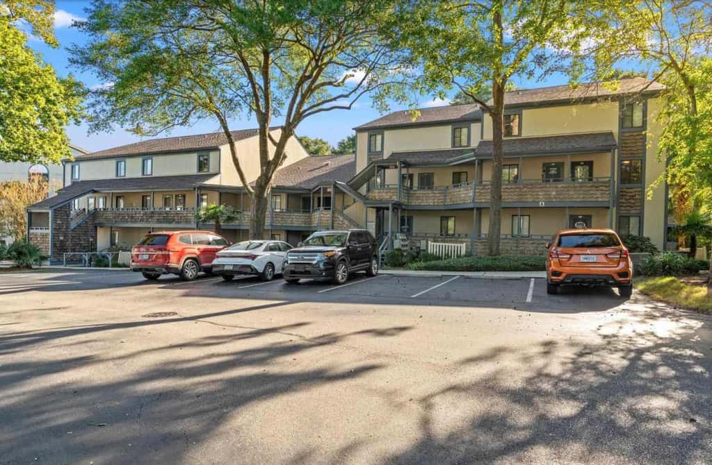 Spacious 2BR Condo!  Walk To The Pier & Beach!
