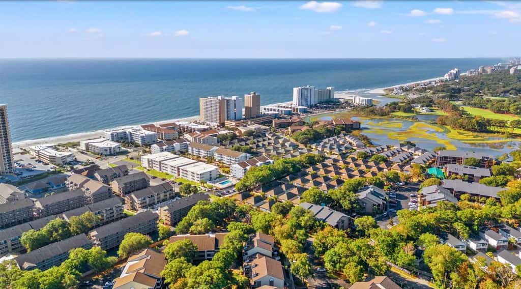 Spacious 2BR Condo!  Walk To The Pier & Beach!