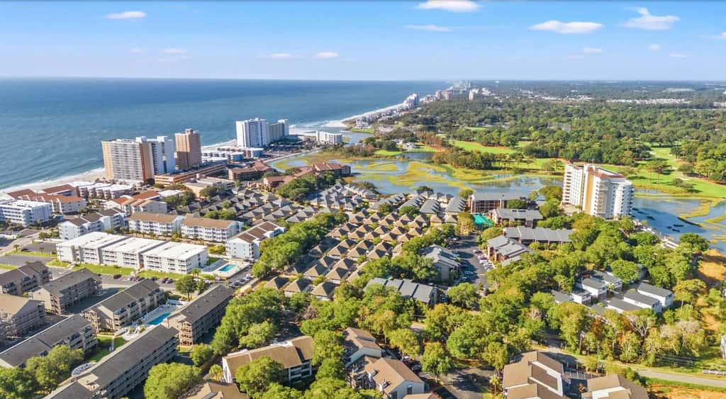 Spacious 2BR Condo!  Walk To The Pier & Beach!