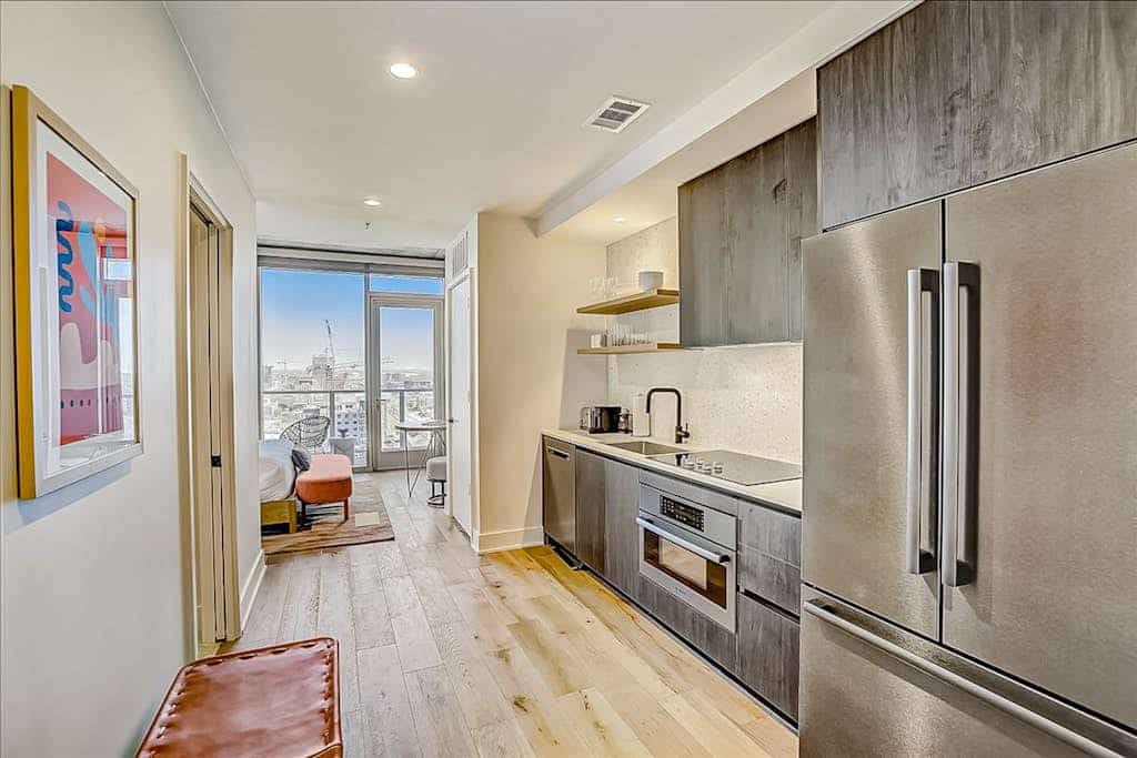 Natiivo Austin studio - lake & skyline-view balcony, pool & gym - dogs OK
