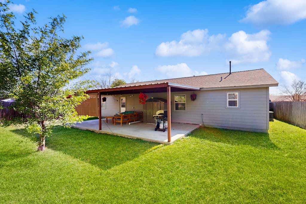 Dog-friendly, single-story home with great yard & ideal location near Dell