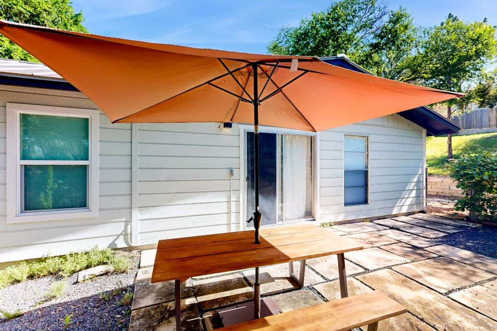 Single-story home with furnished patio, fast WiFi, washer/dryer, & central AC