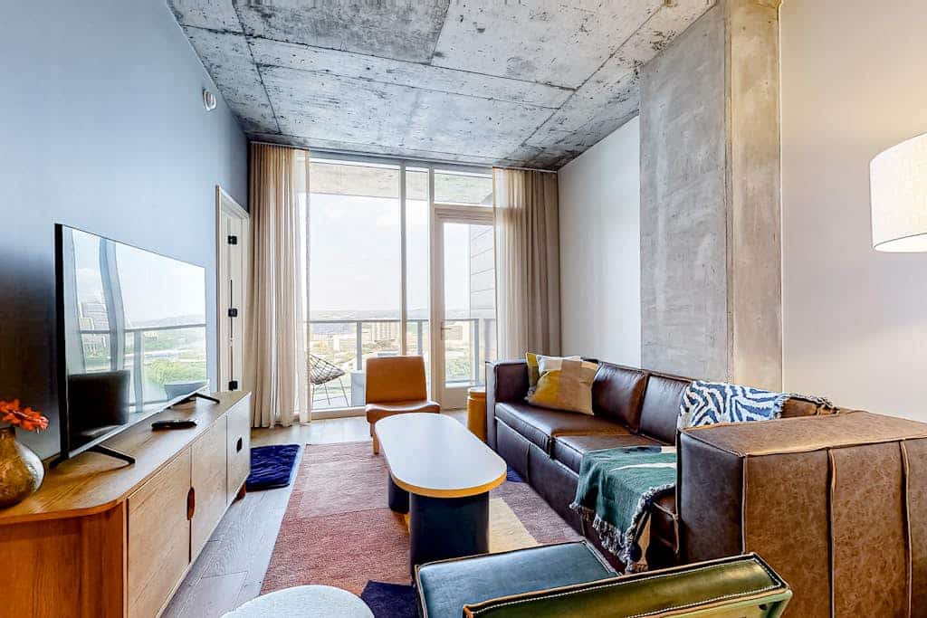 Natiivo Austin Modernist