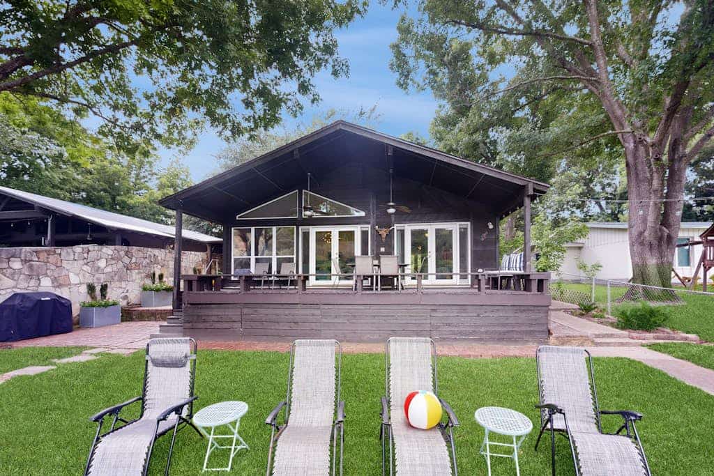 Chic home on Lake Austin with dock, lovely deck, vibrant interior & views