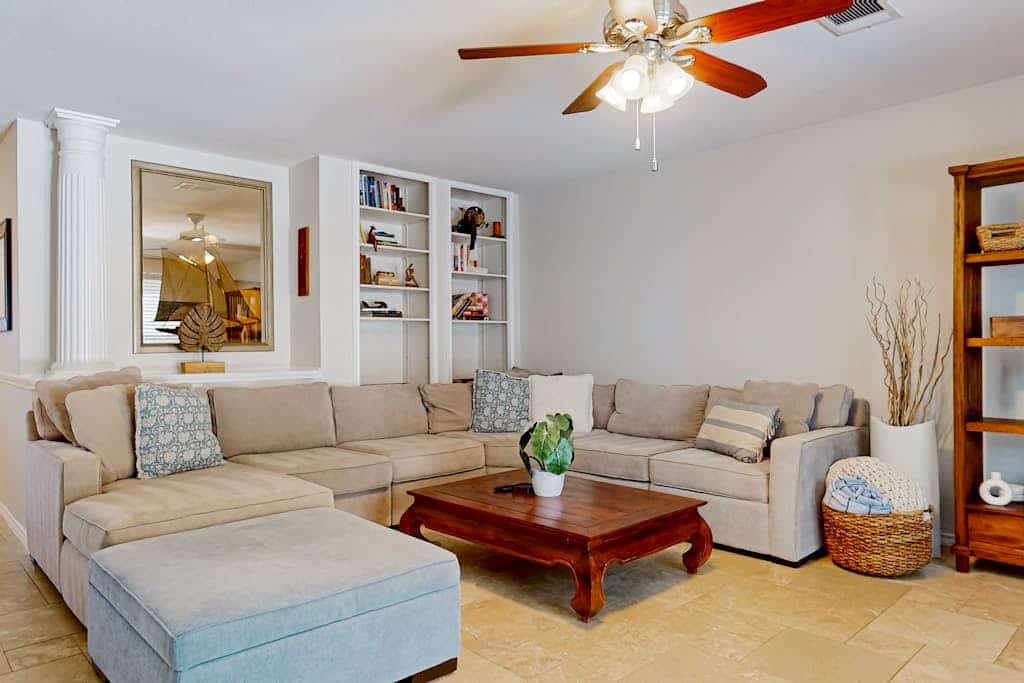 3-bedroom home with private pool, gym room, close to Downtown Austin