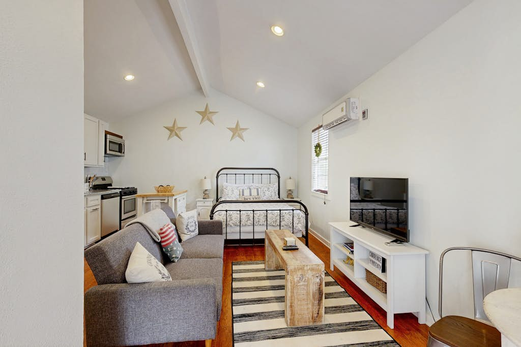 Hyde Park Carriage House
