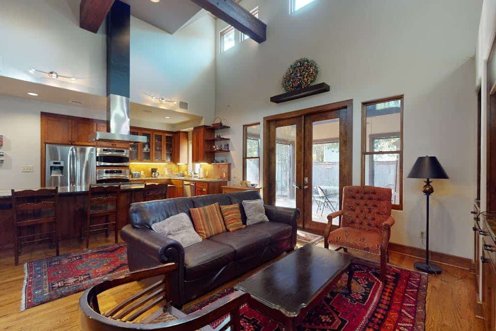 Charming home with balcony, firepit, & 2 living rooms - near dining & music