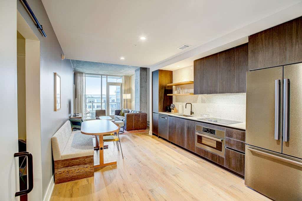 Austin Rainey Street gem with downtown & river views & rooftop pool