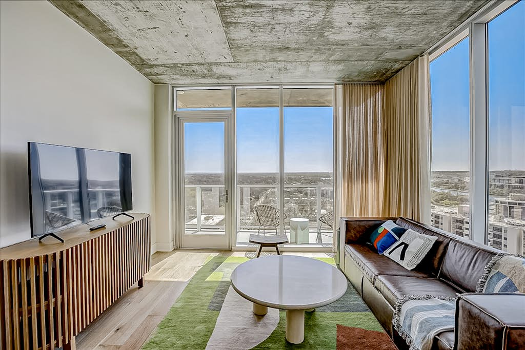 Natiivo Austin Lake Views