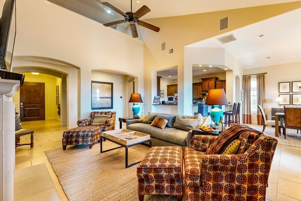 Waterfront All-Suite w/ Private Balcony – On-Site Dining, Spa & Marina
