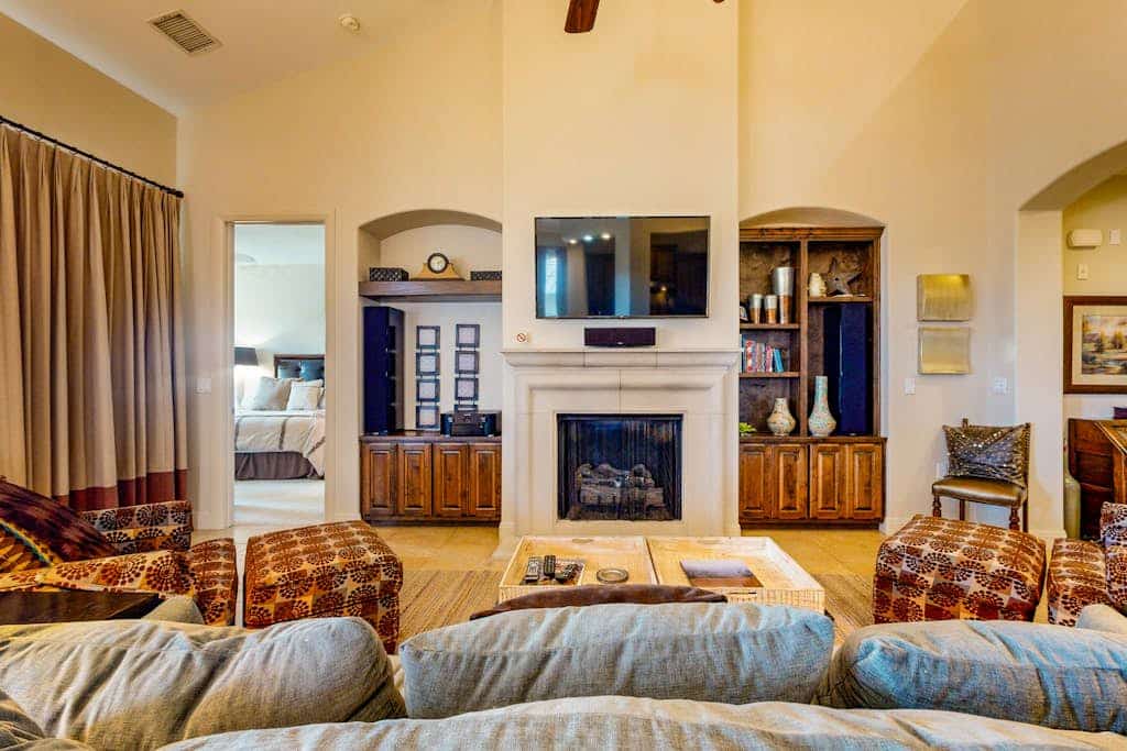 Waterfront All-Suite w/ Private Balcony – On-Site Dining, Spa & Marina