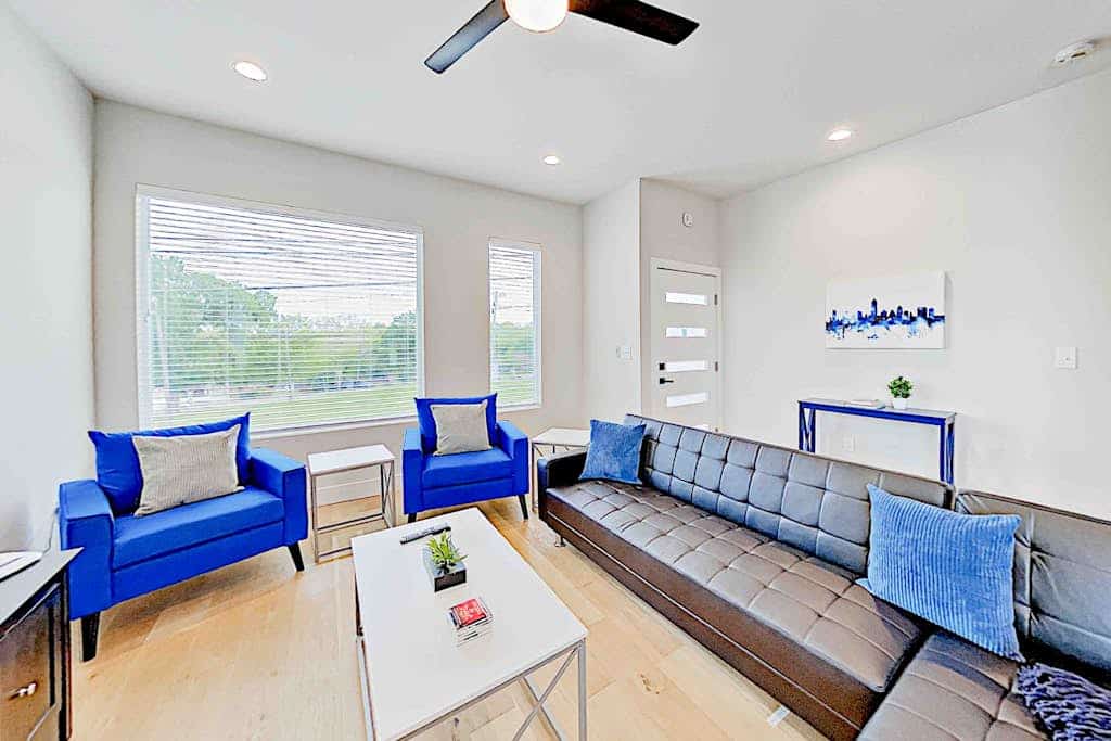 Lavish eastside retreat with private rooftop deck near dining & entertainment