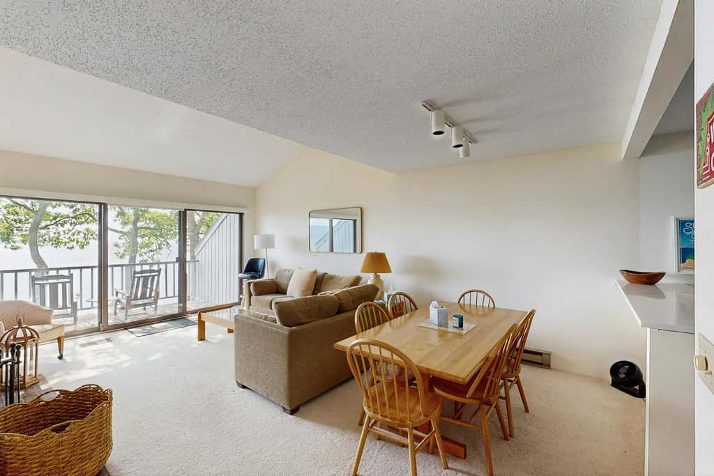 Condo in Glen Arbor with Lake Michigan sunset views, fireplace, deck, washer & dryer