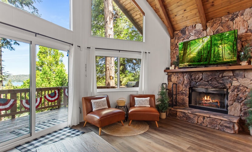 Lakeside Cavern | Lake Views | 3 Decks | Sleeps 8