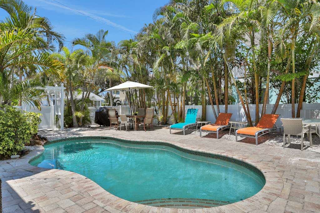 3-suite combo with private pool, W/D & easy beach access