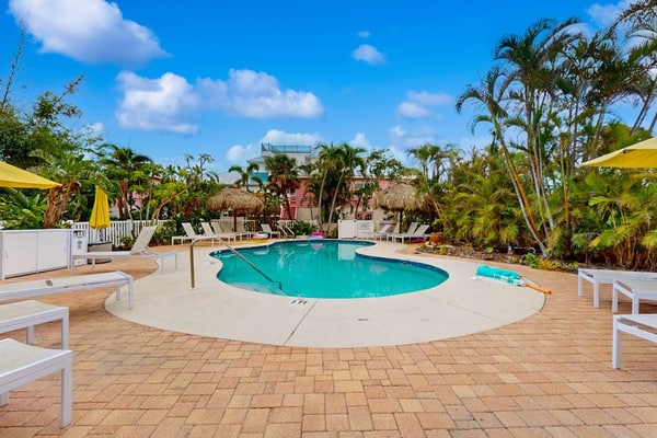Freshly Remodeled Island Suite w/ Pool & Pet Friendly