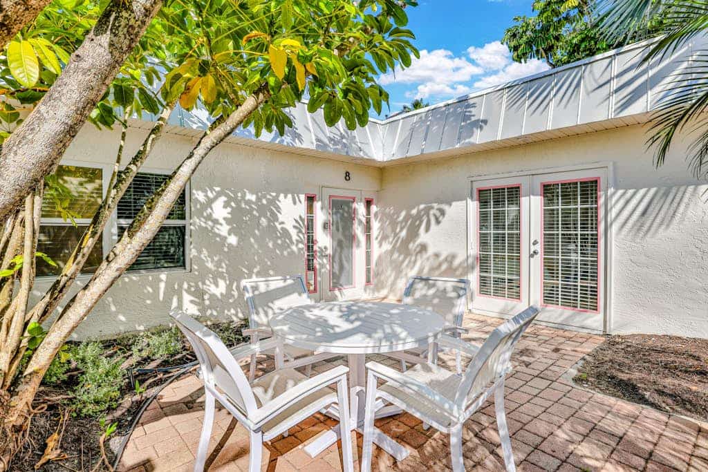 Freshly Remodeled Island Suite w/ Pool & Pet Friendly