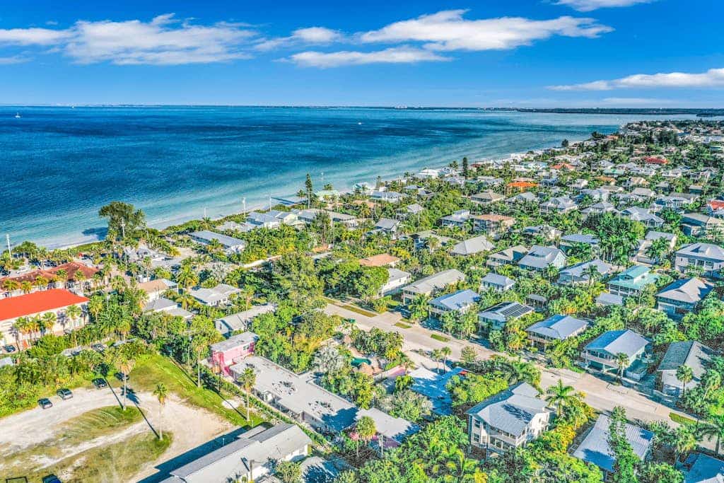 Freshly Remodeled Island Suite w/ Pool & Pet Friendly