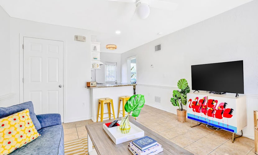 Freshly Remodeled Island Suite w/ Pool & Pet Friendly