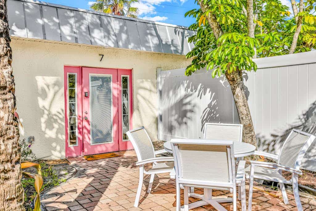Freshly Remodeled Island Suite w/ Pool & Pet Friendly