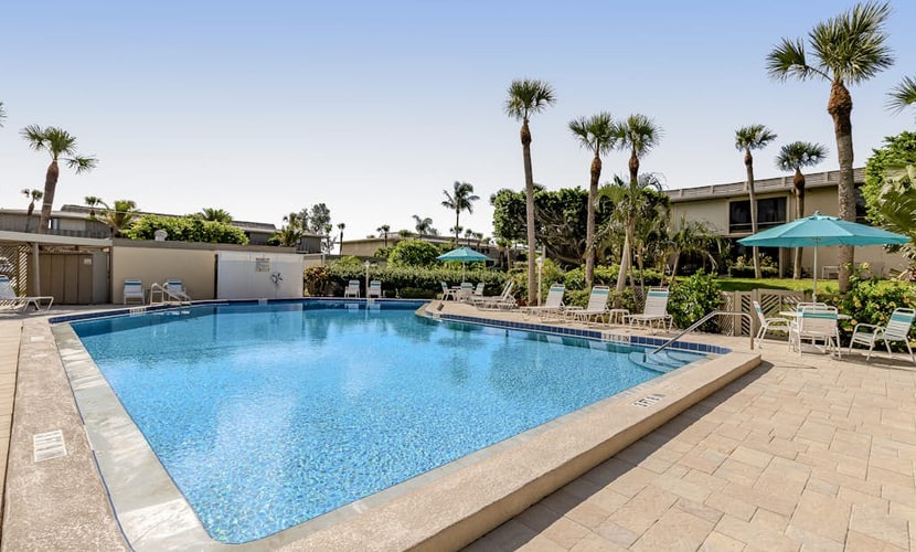 Peaceful condo with pool, tennis, fishing dock, & tennis - serenity awaits